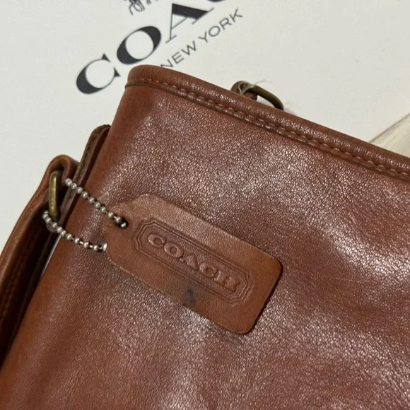 COACH Vintage 90s Station Bag British Tan Glove Tanned Leather Turnlock Handbag - Picture 2 of 16